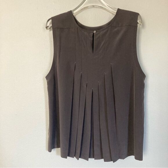 Brochu Walker Sleeveless Silk Blouse Pleated Back Dark Gray - Picture 4 of 12